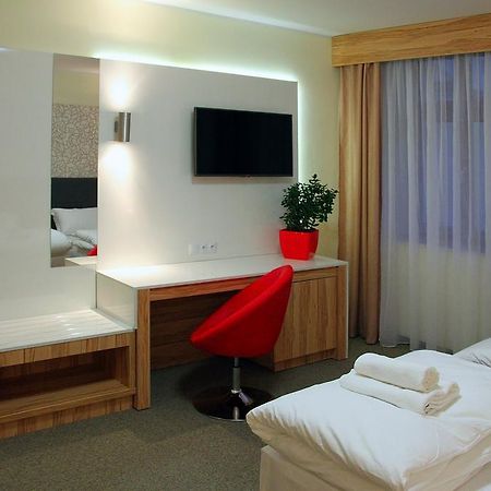 Hotel Przy Baszcie Legnica Ngoại thất bức ảnh