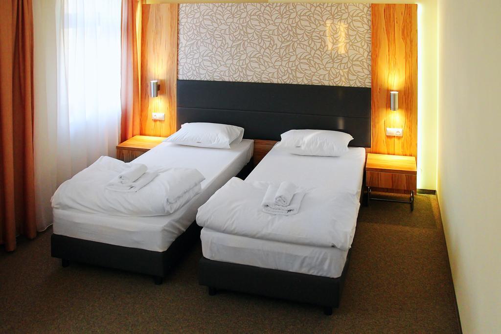 Hotel Przy Baszcie Legnica Phòng bức ảnh
