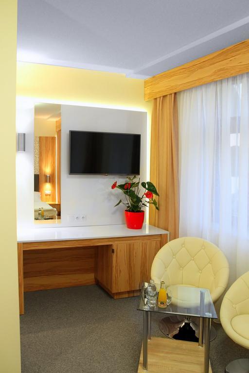 Hotel Przy Baszcie Legnica Ngoại thất bức ảnh